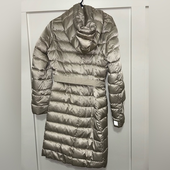 Max Mara The Cube
Max Mara The Cube Belted Padded Coat - Picture 3 of 5